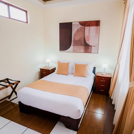 Hotel Palace Galapagos ปูแอร์โตอาโยรา ภายนอก รูปภาพ