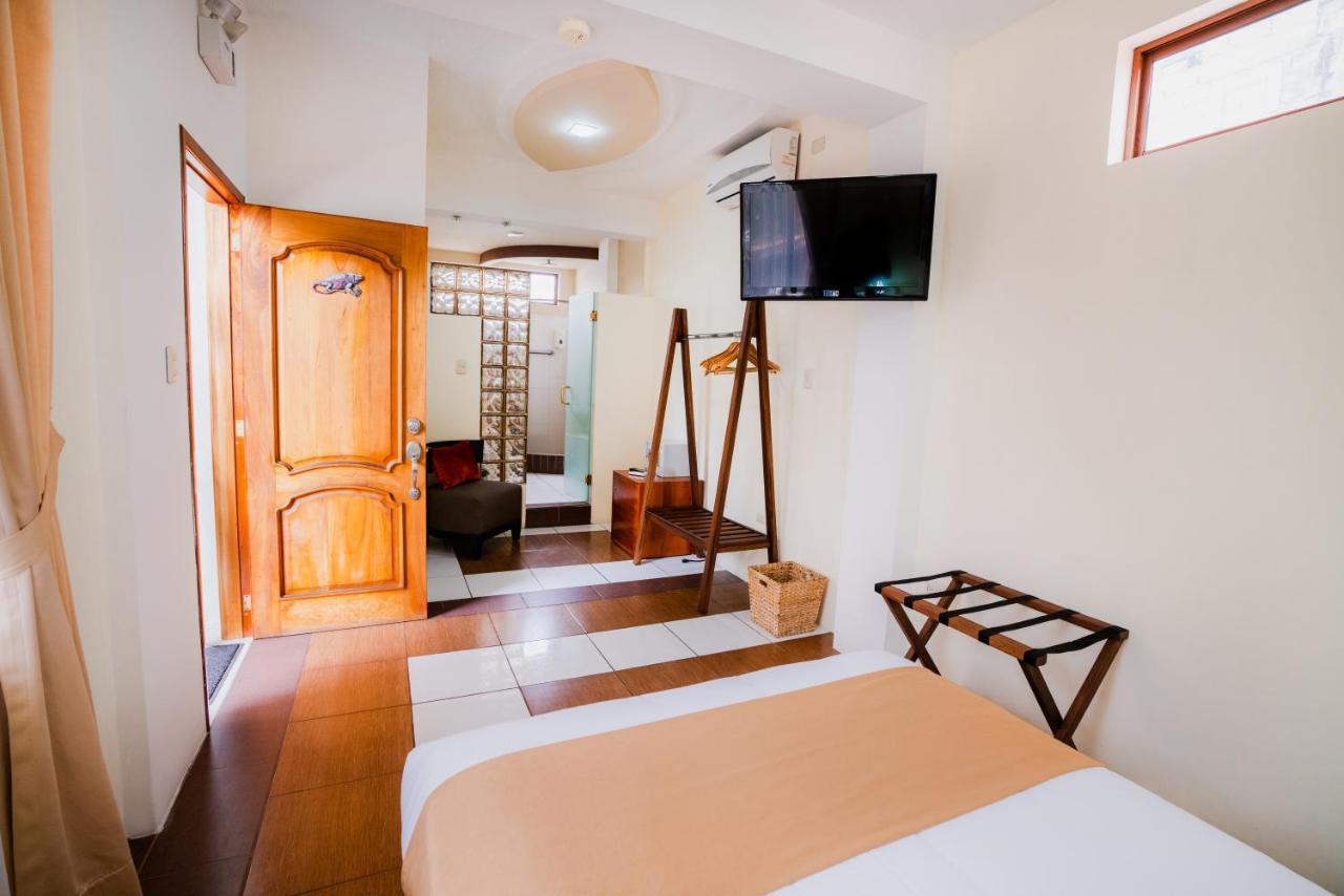 Hotel Palace Galapagos ปูแอร์โตอาโยรา ภายนอก รูปภาพ