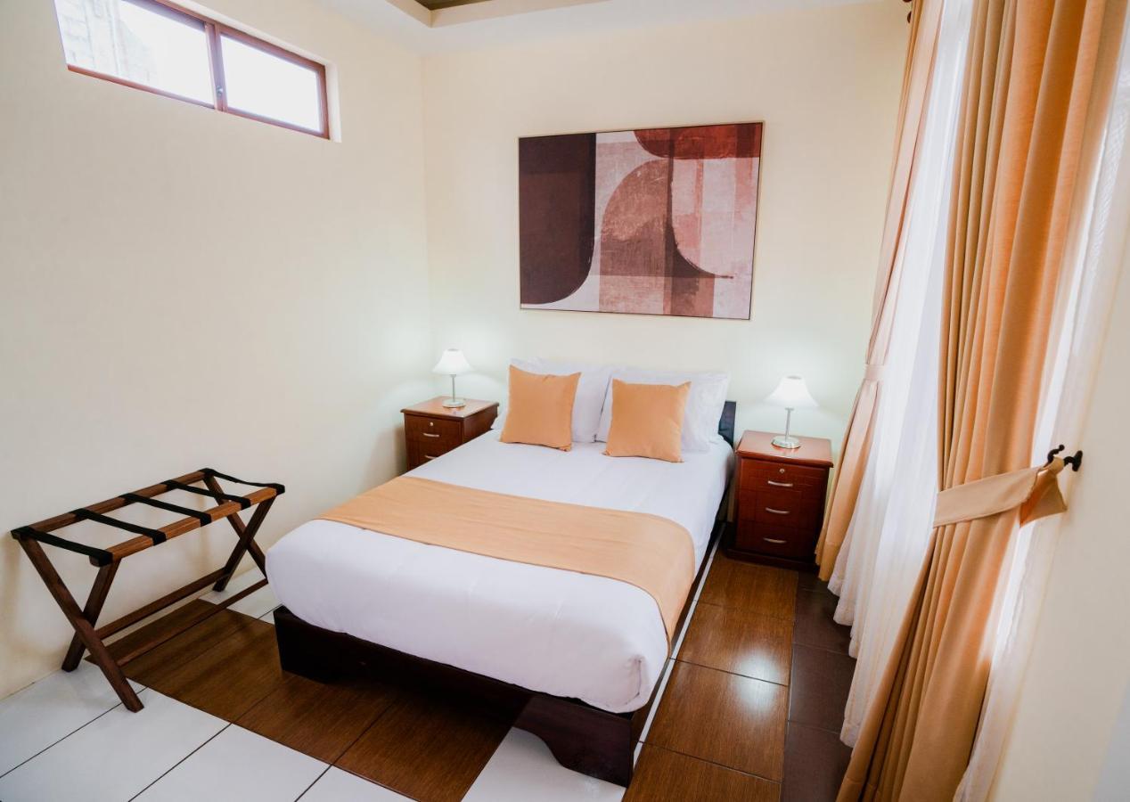 Hotel Palace Galapagos ปูแอร์โตอาโยรา ภายนอก รูปภาพ