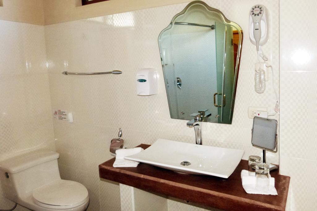 Hotel Palace Galapagos ปูแอร์โตอาโยรา ห้อง รูปภาพ