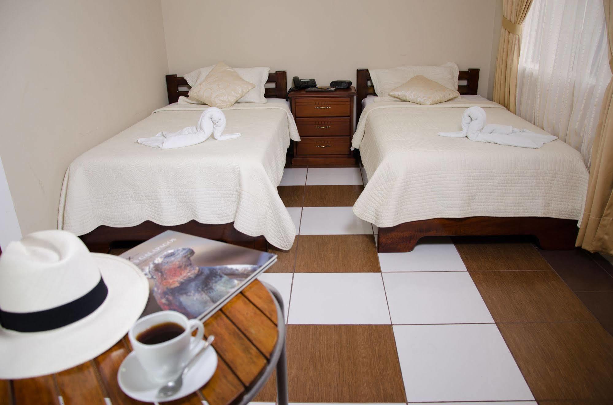 Hotel Palace Galapagos ปูแอร์โตอาโยรา ภายนอก รูปภาพ